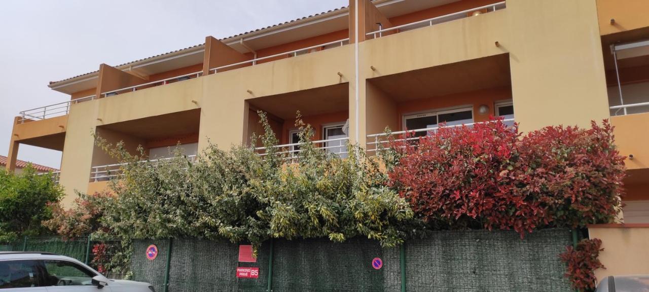 Appartement Avec Grande Terrasse A 15 Mn De La Mer Saint-Esteve  Bagian luar foto